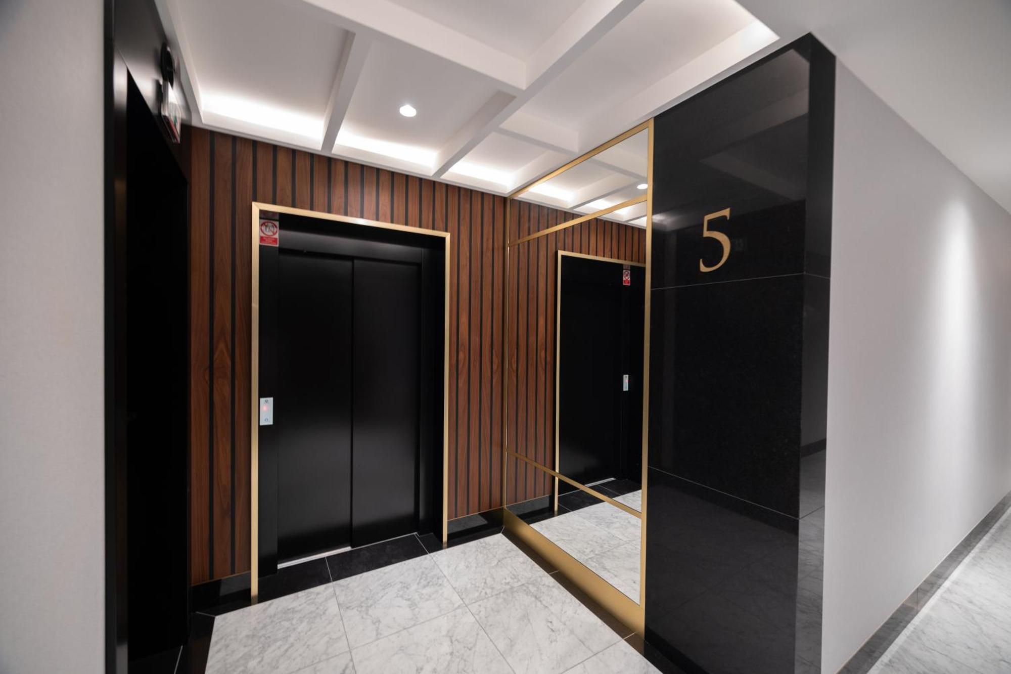 Apartment Brabank Riverside Stara Stocznia Premium Sauna & Gym غدانسك المظهر الخارجي الصورة